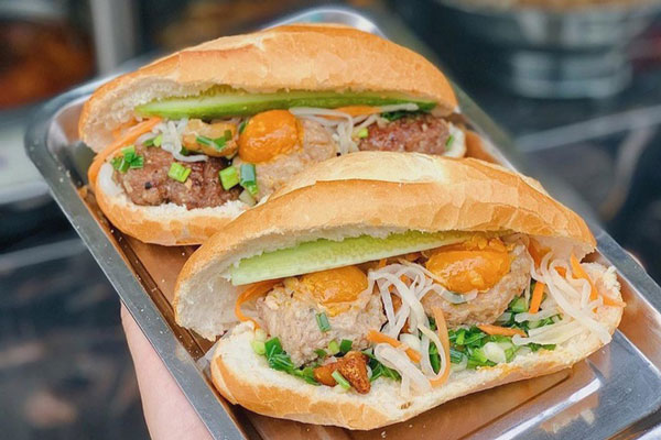 Lưu ý khi ăn bánh mì giảm cân.