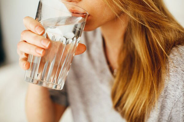 Uống đủ nước giúp tăng chiều cao, giảm béo phì