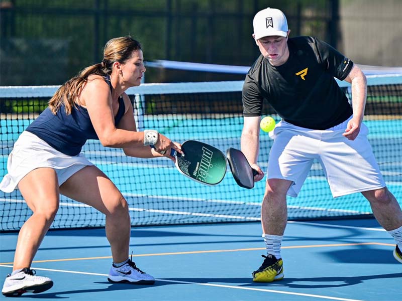 Tập luyện các kỹ thuật đánh Pickleball rất cần thiết cho người mới