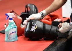 5 cách vệ sinh găng tay boxing đúng cách, khử mùi hiệu quả