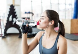 Vai trò của nước đối với người tập Gym. Nên uống như nào?