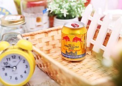 Bò húc bao nhiêu calo? Uống bò húc Red Bull có béo không?