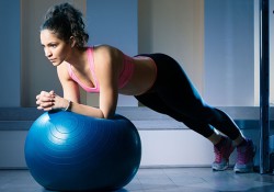 Yoga Ball là gì? Các bài tập với Yoga Ball giúp giảm mỡ bụng?