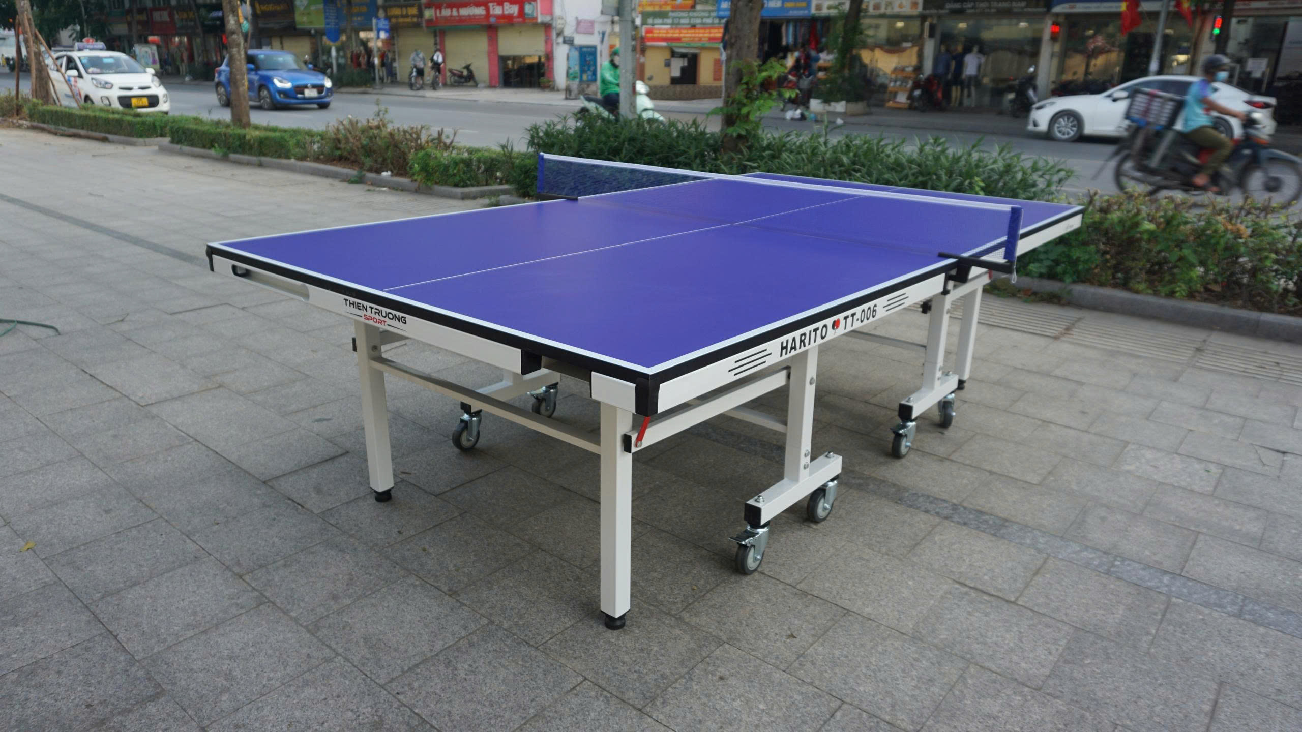 Thiết kế bàn bóng bàn chắc chắn, độ ổn định cao