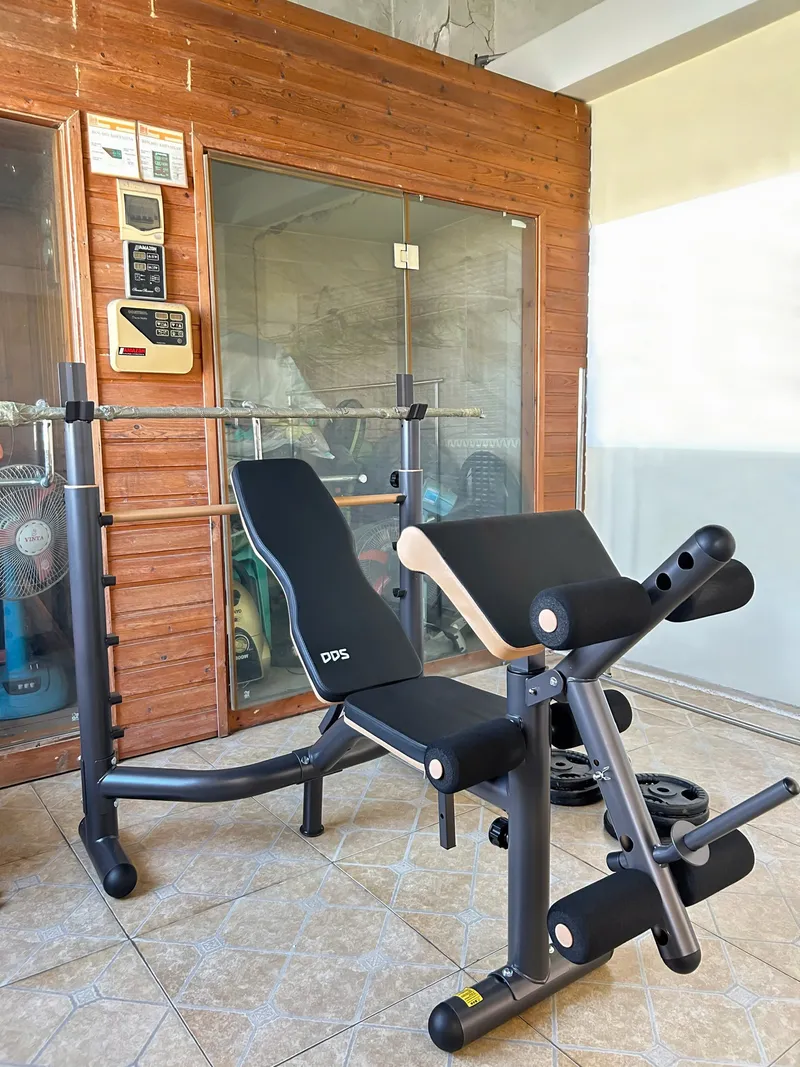 Thêm vài tính năng như nằm đẩy tạ, tập chân, tập tay trước