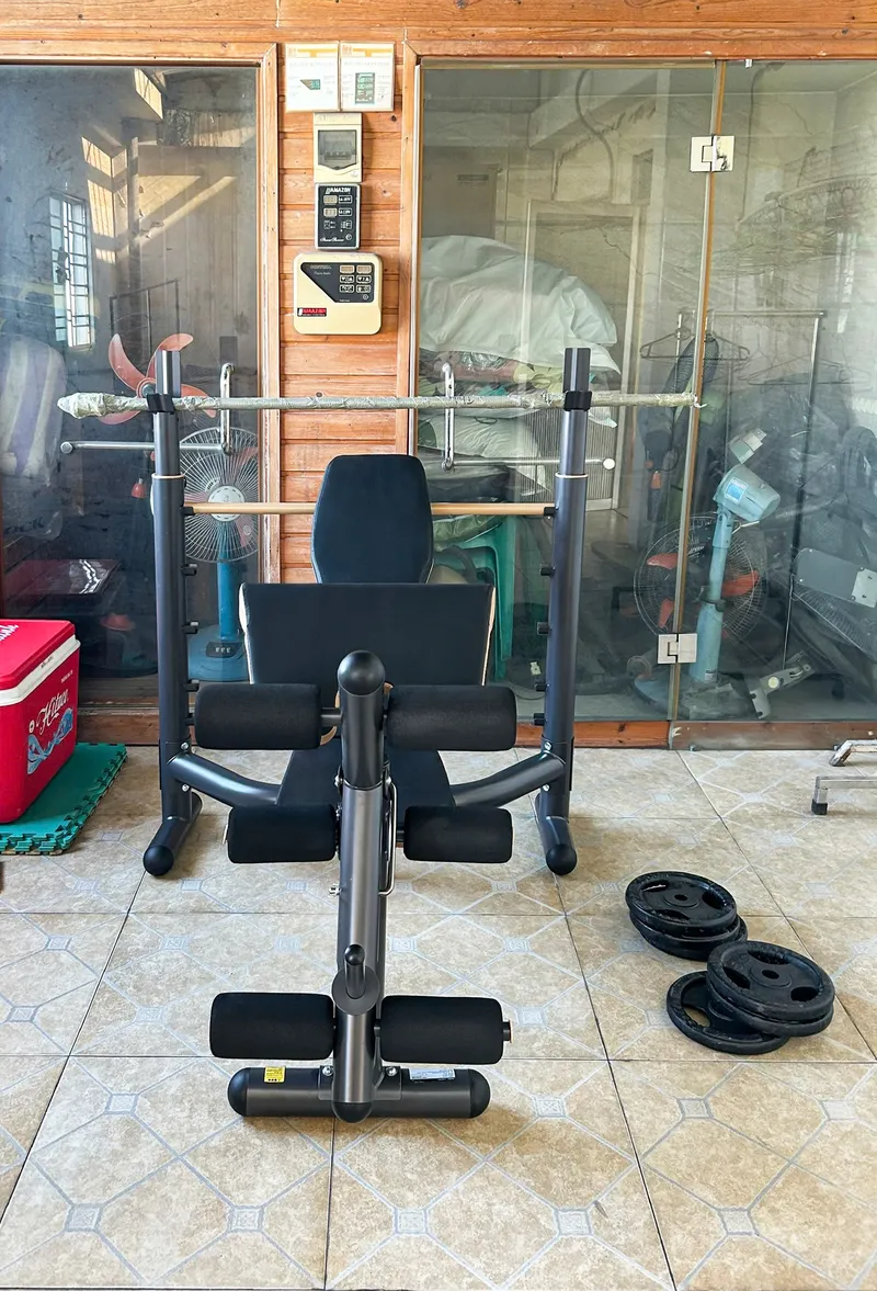 ghế tập có khung thép chắc chắn