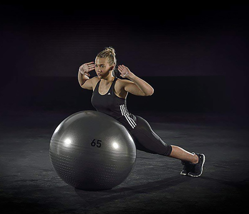 Sử dụng bóng Adidas ADBL-11246GR