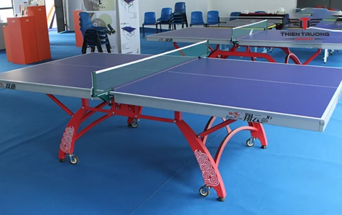 Bàn bóng bàn Double Fish 328A 7 Bàn bóng bàn Double Fish 328A được thiết kế hướng đến các đối tượng sử dụng có yêu cầu cao về chất lượng, độ bền và tính chuyên nghiệp trong luyện tập và thi đấu