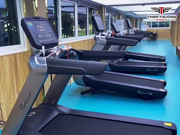 máy chạy bộ phòng gym Sakura V9
