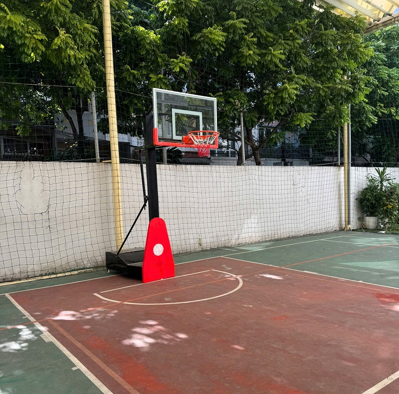 Trụ bóng rổ S030 nhập khẩu 14 Trụ bóng rổ S030 nhập khẩu lắp đặt tại trường học