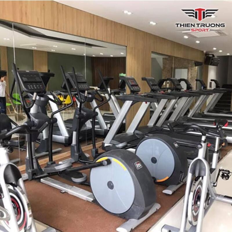 Máy tập toàn thân Impulse RE500 Elliptical 8 Máy tập Impulse RE500 Elliptical lắp đặt tại phòng gym