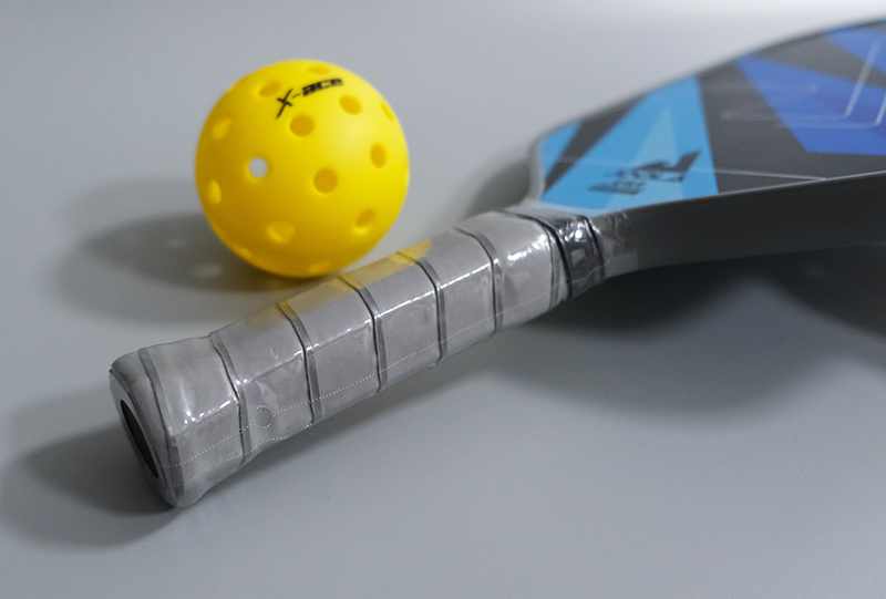 Vợt Pickleball Joola Ben Johns Blue 9 Tay cầm vợt Pickleball Joola Ben Johns Blue