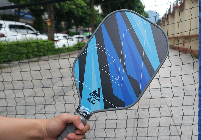 Vợt Pickleball Joola Ben Johns Blue 8 Mặt vợt có độ nhám trung bình
