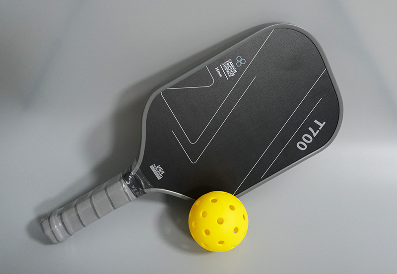 Vợt Pickleball Joola T700 9 Mặt vợt có kích thước lớn giúp tăng diện tích điểm ngọt
