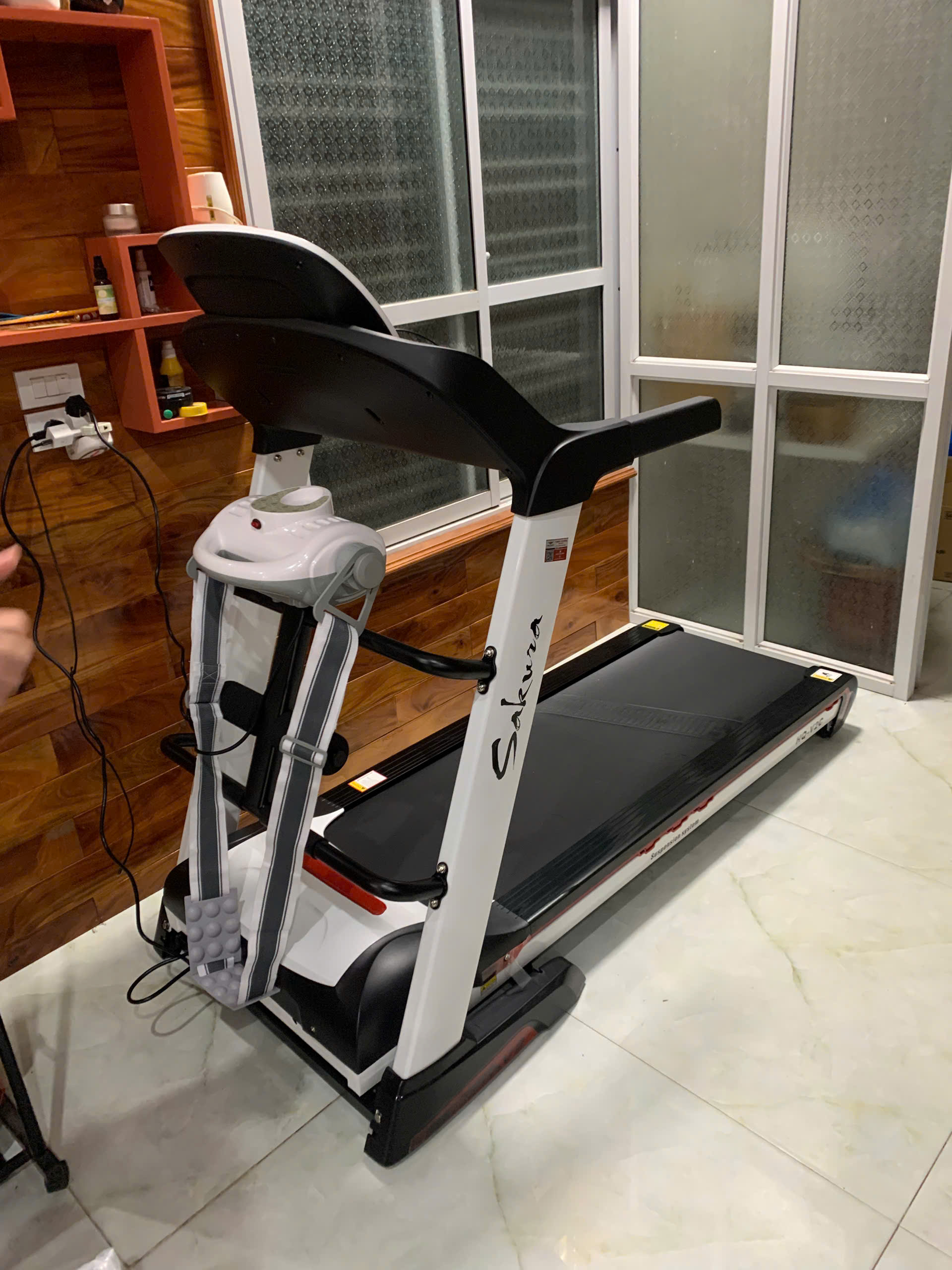 Máy chạy bộ điện đa năng HQ-V2C gấp gọn