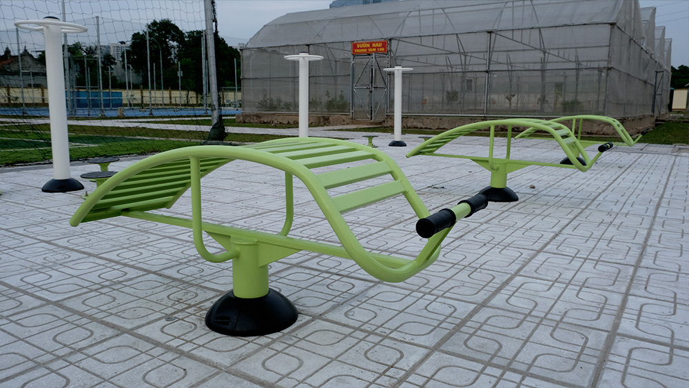 Thiết bị tập lưng bụng ngoài trời TT013 5 Bề mặt được sơn tĩnh điện chịu thời tiết khắc nghiệt