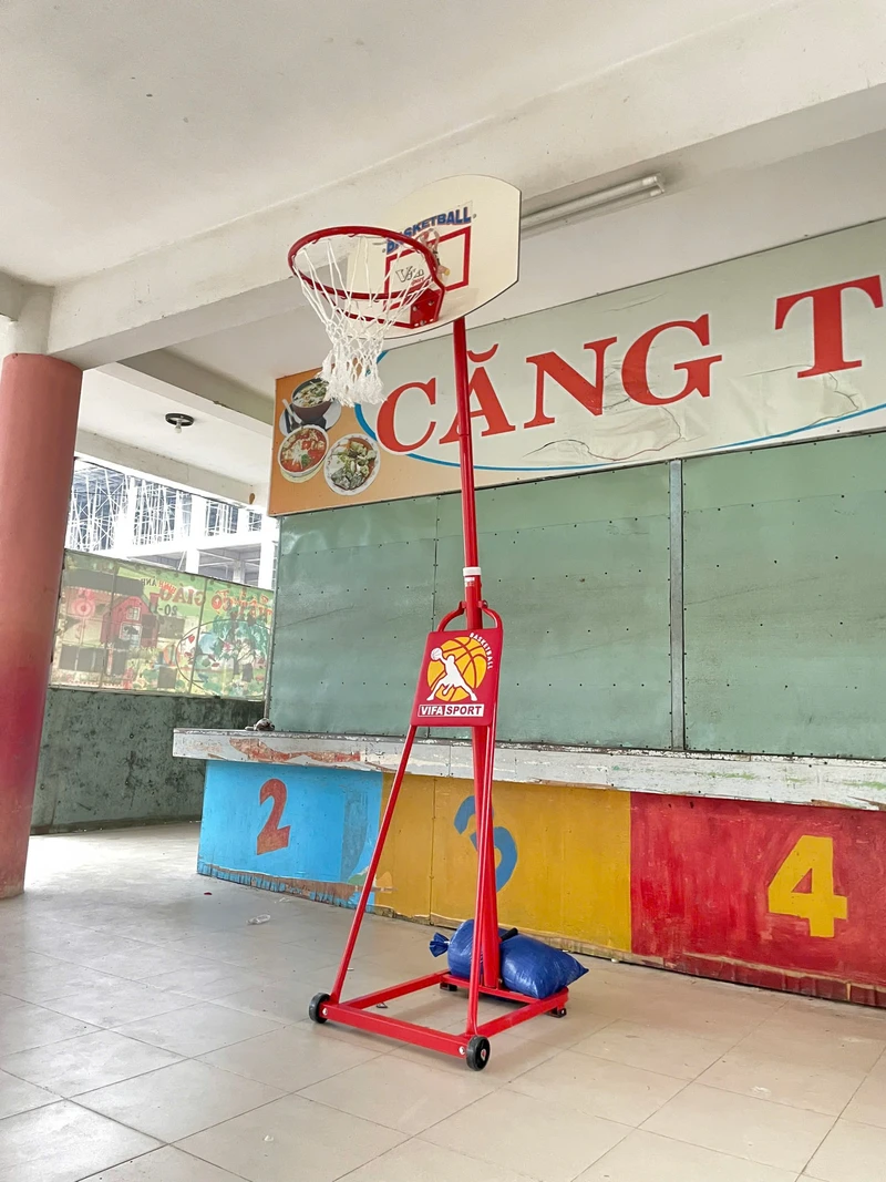 Lắp trụ cho trường trung học