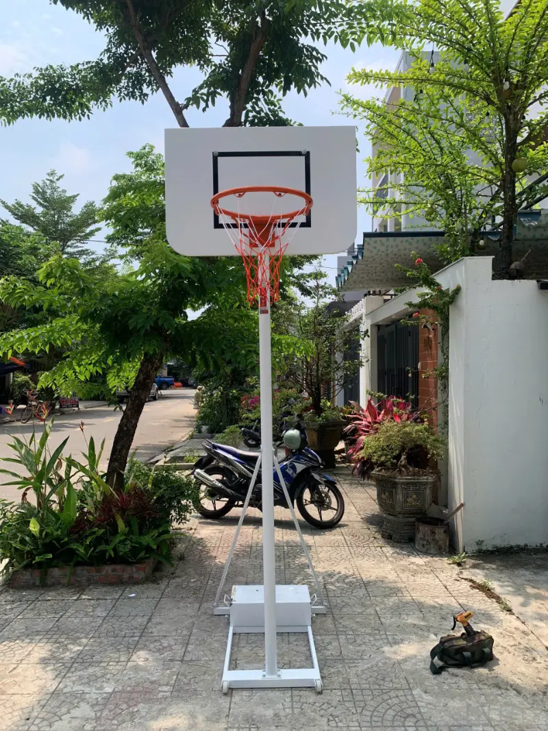 Đặc điểm phù hợp với trụ bóng rổ học sinh