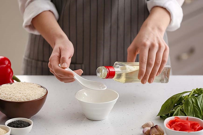 Uống giấm bao lâu thì giảm cân? Cách giảm cân bằng giấm an toàn 3 Sử dụng giấm gạo để giảm cân