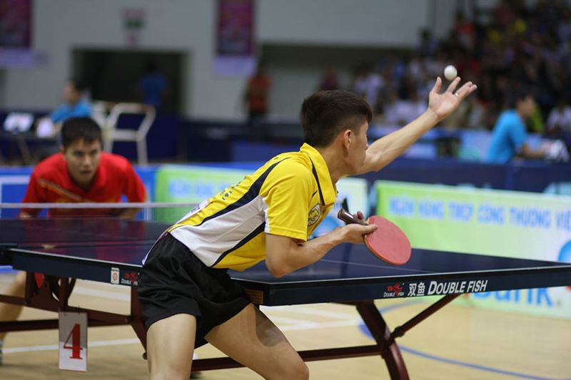 giao bóng bàn đánh đơn