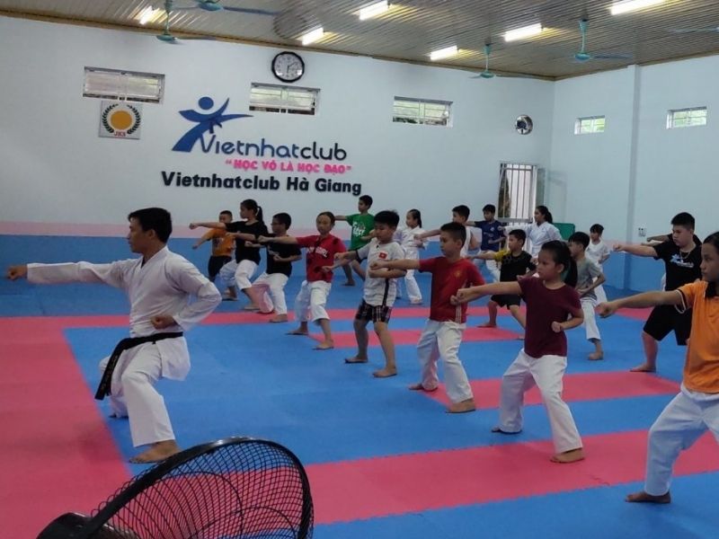 Top 10 lớp học võ thuật tự vệ Hà Nội chất lượng nhất! 2 Buổi tập tại Câu lạc bộ Võ Thuật Việt Nhật