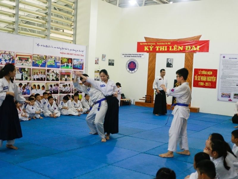 Top 10 lớp học võ thuật tự vệ Hà Nội chất lượng nhất! 8 Aikido Tenshinkai Hà Nội là lựa chọn lý tưởng cho những ai muốn tìm kiếm lớp học võ thuật tự vệ Hà Nội