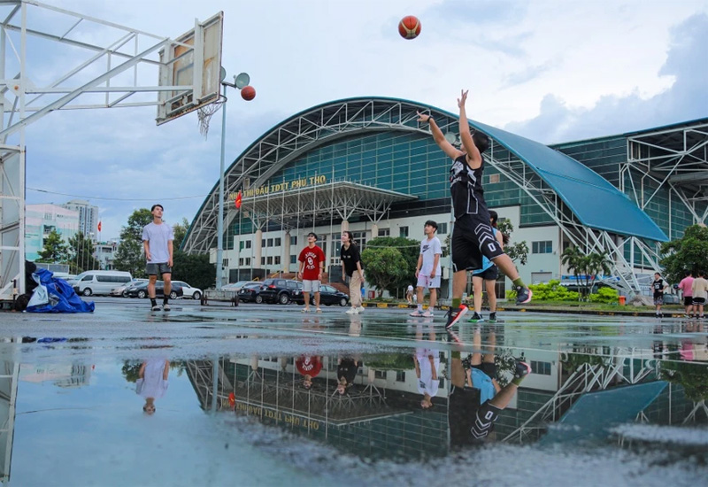 Dạy bóng rổ tại nhà thi đấu TDTT Phú Thọ