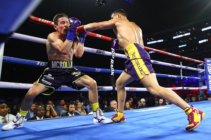 Southpaw là chỉ những võ sĩ thuận tay trái chơi boxing 