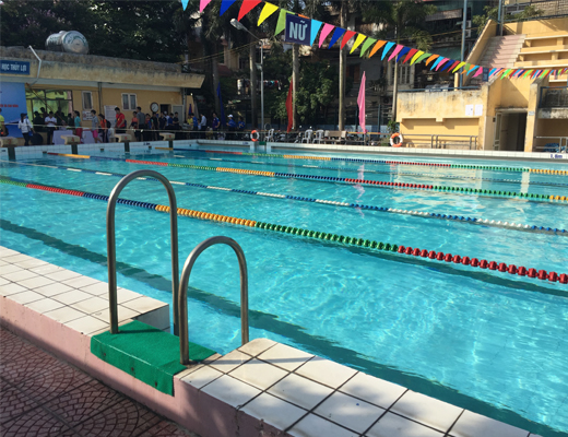 Thi công dây phao phân làn bể bơi ĐH Thủy Lợi