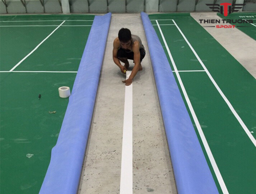 Dán băng dính cố định để hàn