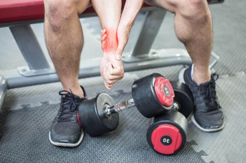 Đau cổ tay khi tập Gym