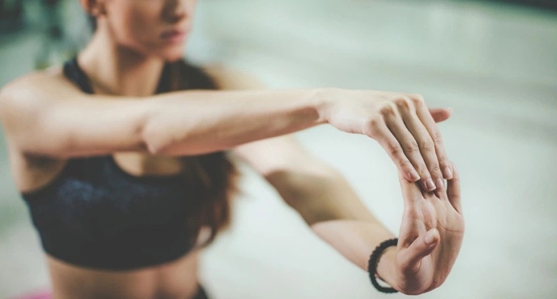Đau cổ tay khi tập Gym