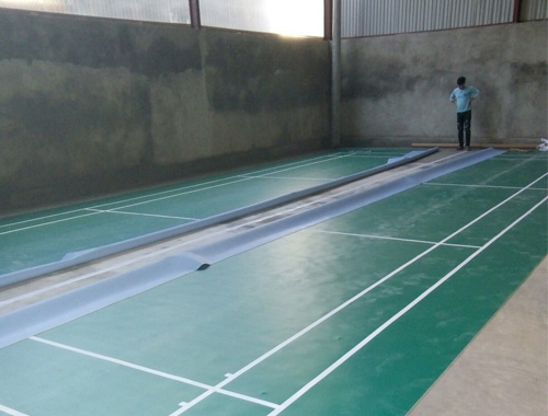 Làm sân cầu lông tại huyện Mường Chà - Điện Biên