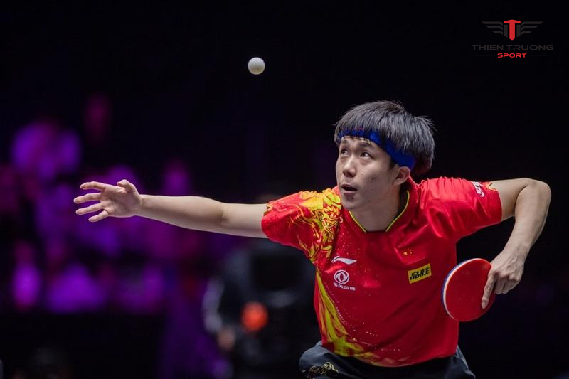 Wang Chuqin vô địch giải bóng bàn thế giới 2025 3 Wang Chuqin với sự tập trung cao độ