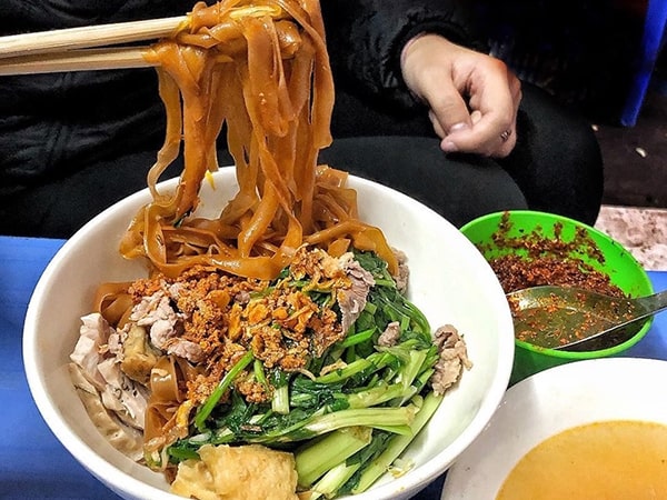 banh da tron bao nhieu calo