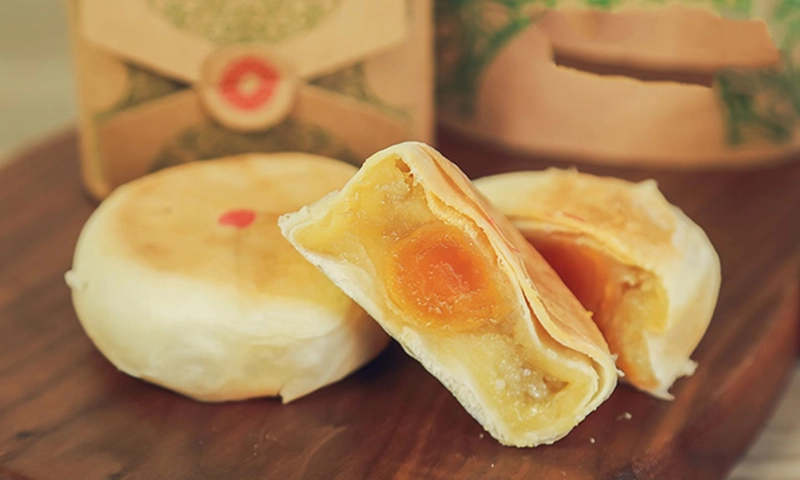 Bánh pía gồm nhiều lớp da mỏng