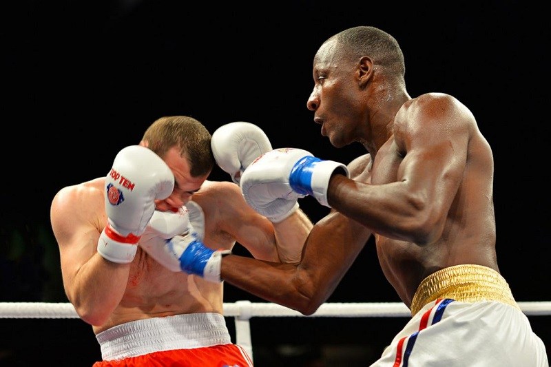 Đấm Uppercut - đấm móc từ dưới lên