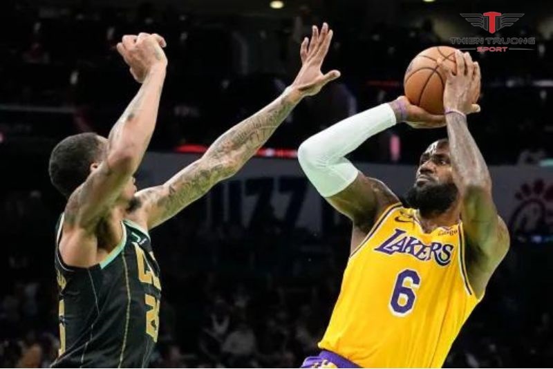Tổng hợp các kỹ thuật tấn công trong bóng rổ hiệu quả nhất 5 Fadeaway Shot