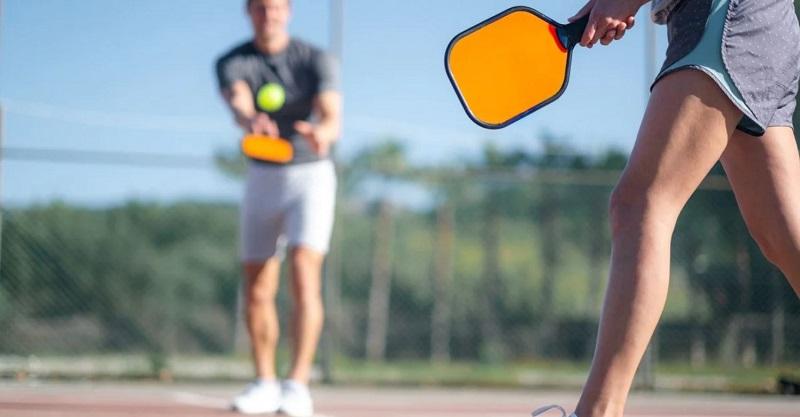 Luyện tập pickleball với đối tác