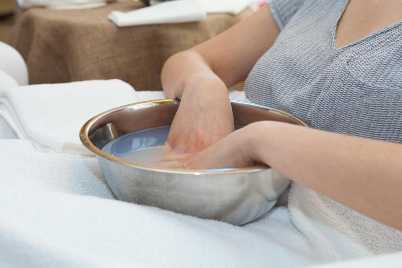Cách điều trị đau tay, chai tay khi hít xà đơn