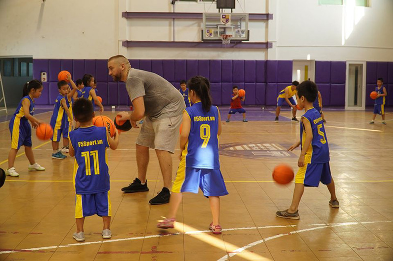 Cách để trở thành huấn luyện viên bóng rổ chuyên nghiệp 35 cách để trở thành huấn luyện viên bóng rổ