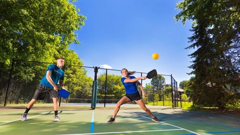 cách phòng thủ khi chơi pickleball