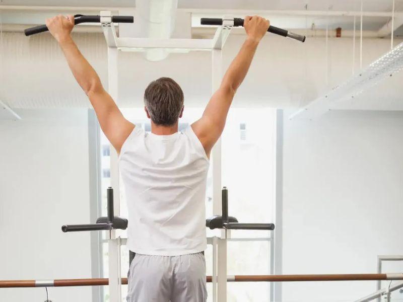 Cách tăng lực ném bóng rổ qua các bài tập và cách nắm tay nâng cao
