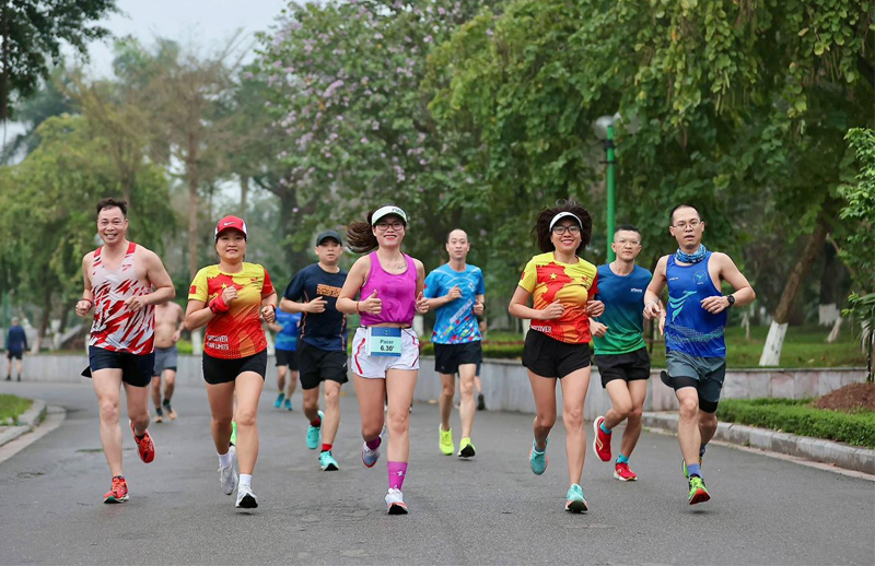 Chạy bộ ở khu Vincom Village Long Biên