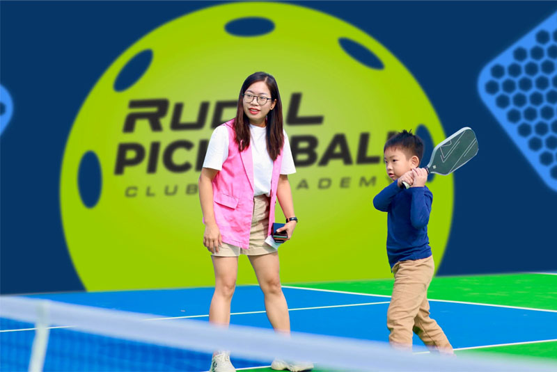 Chọn vợt pickleball cho trẻ em