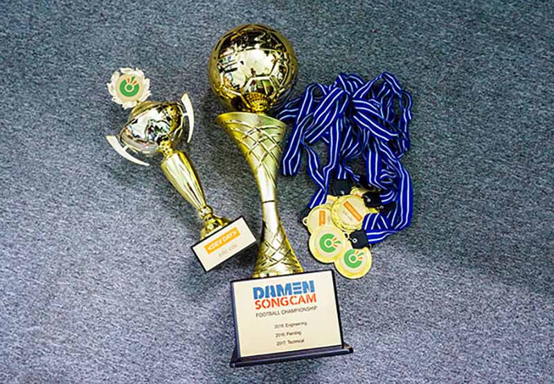 Cúp lưu niệm MLG1003 3 Hình ảnh thực tế Cúp lưu niệm MLG1003