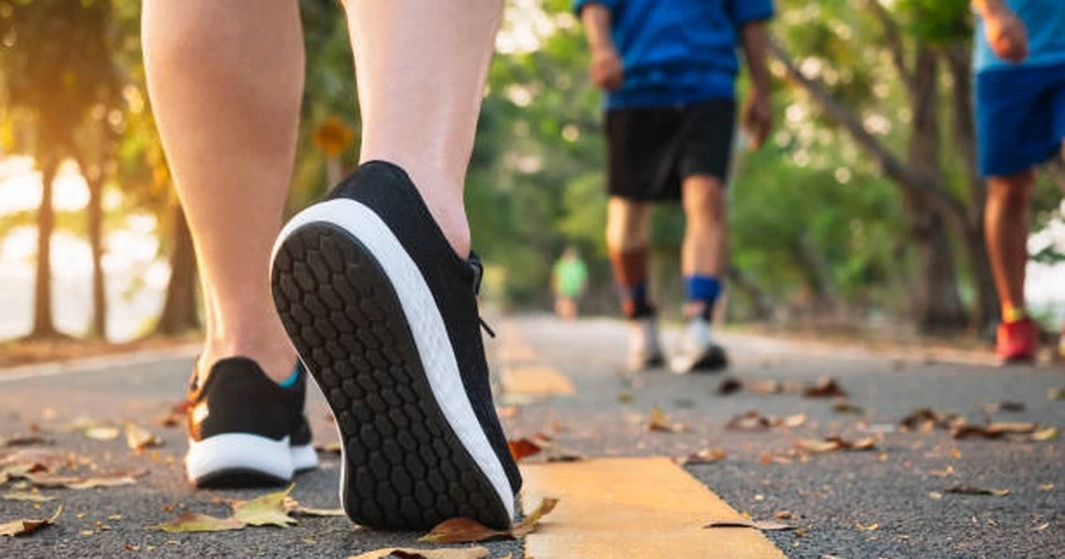 Đi bộ 1km, 2km, 3km, 4km, 5km, 6km giảm bao nhiêu calo? 2 di bo giam mo bung