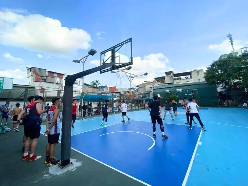 Địa chỉ thuê sân bóng rổ Hà Nội uy tín