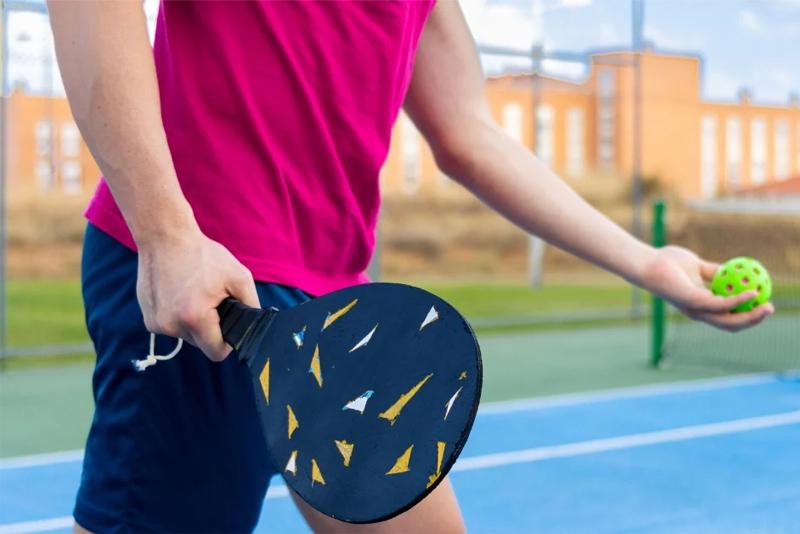 Khi nào nên áp dụng kỹ thuật giao bóng xoáy pickleball