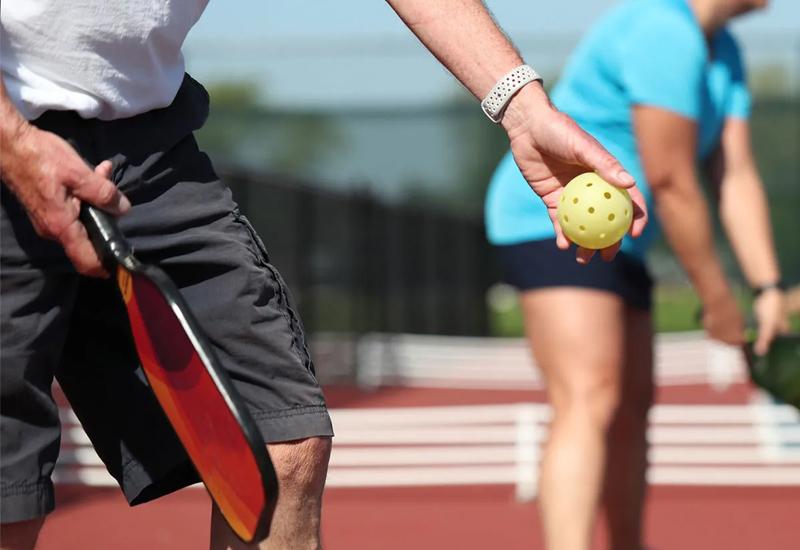 Kỹ thuật giao bóng xoáy Topspin